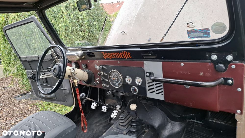 Jeep CJ - 12