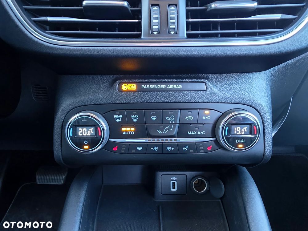 Ford Focus ver-1-5-ecoboost-start--stopp--system-vignale - 22