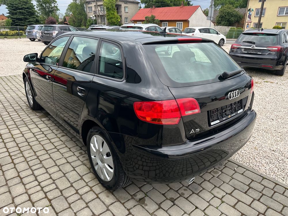 Audi A3 Sportback 1.6 Ambition - 4
