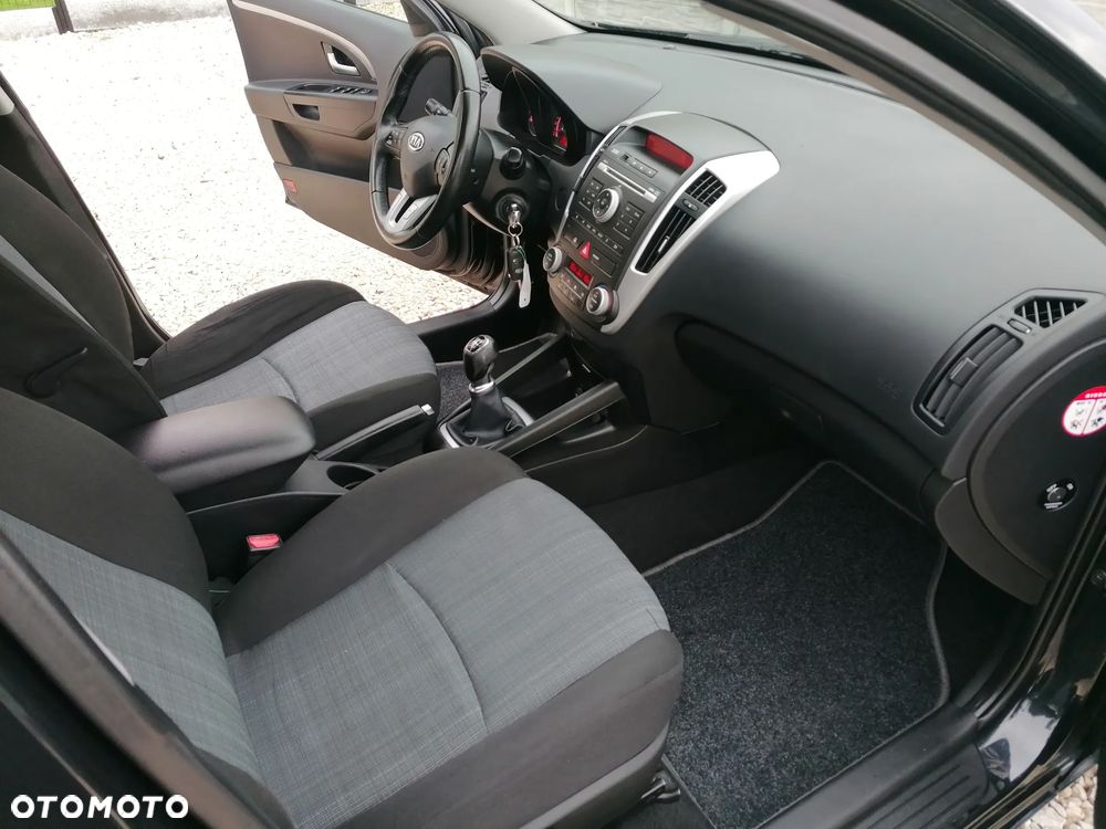 Kia Ceed 1.4 CVVT Spirit - 11
