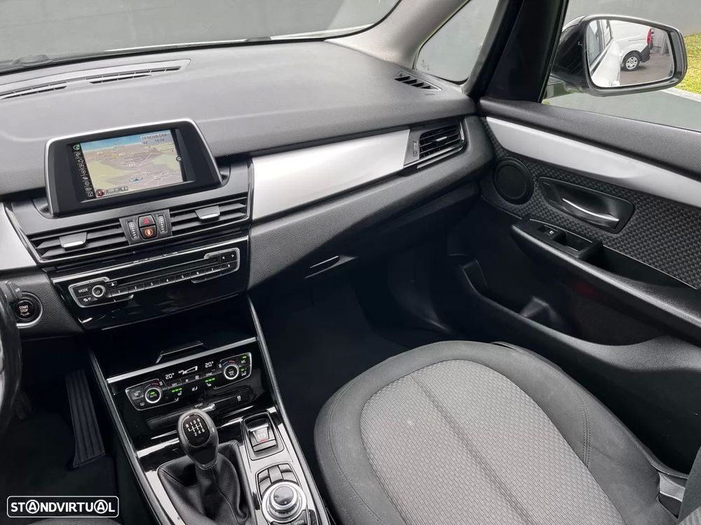 BMW 218 Active Tourer d Line Sport - 47