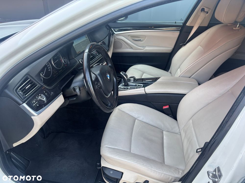 BMW Seria 5 530d xDrive - 29