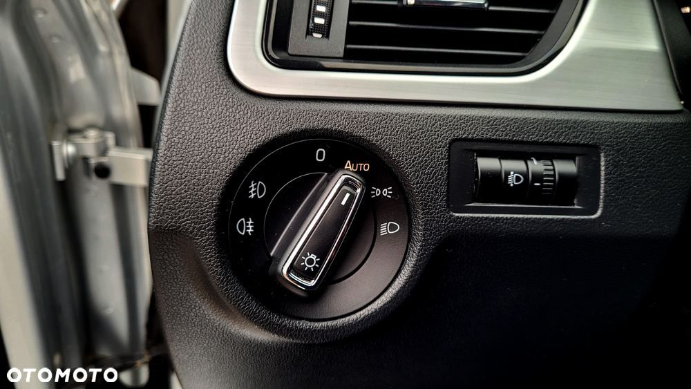 Skoda RAPID 1.0 TSI Style - 22