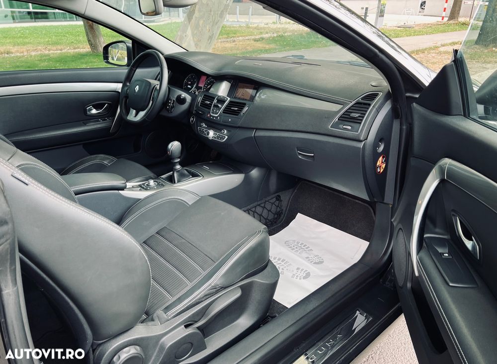 Renault Laguna Coupe dCi 150 FAP Monaco GP - 12