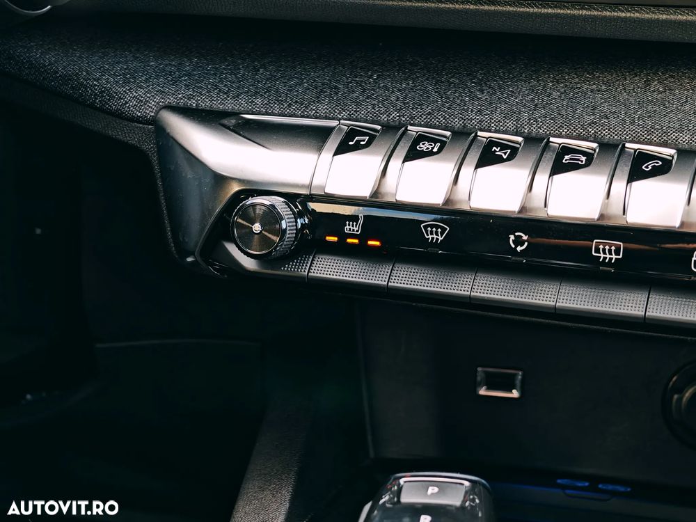 Peugeot 3008 PureTech 130 Stop & Start GPF EAT8 Crossway - 26