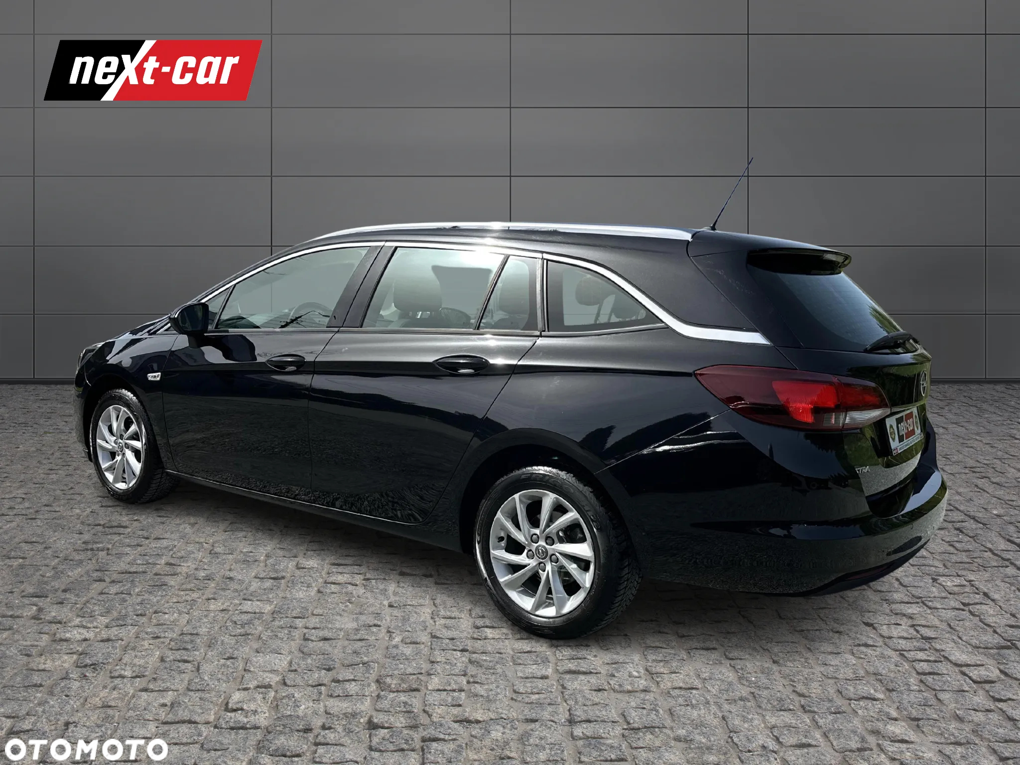 Opel Astra V 1.2 T Business Elegance S&S - 4