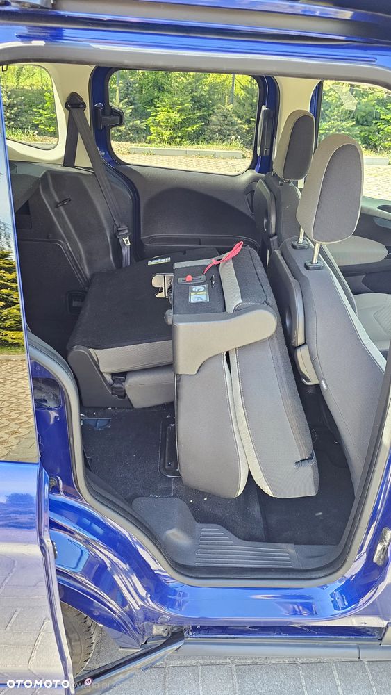 Ford Tourneo Courier ver-1-0-ecoboost-titanium - 14