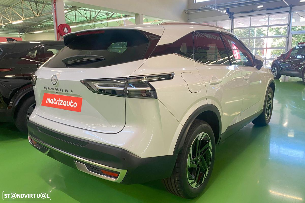 Nissan Qashqai 1.3 DIG-T N-Connecta LED Xtronic - 4