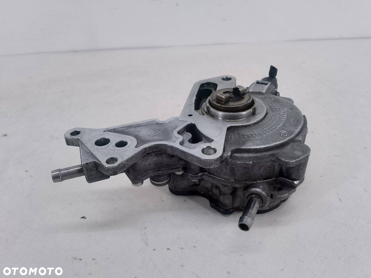 POMPA VACUM VW PASSAT B6 038145209N 2.0 TDI - 3
