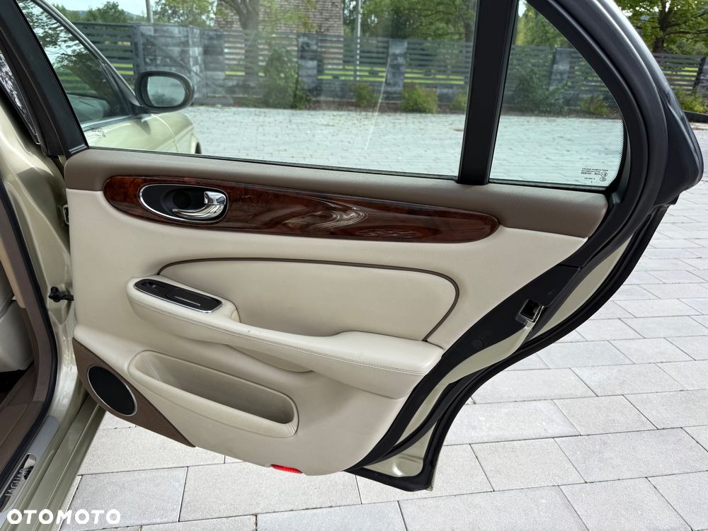 Jaguar XJ XJ8 4.2 Executive Last Edition - 23