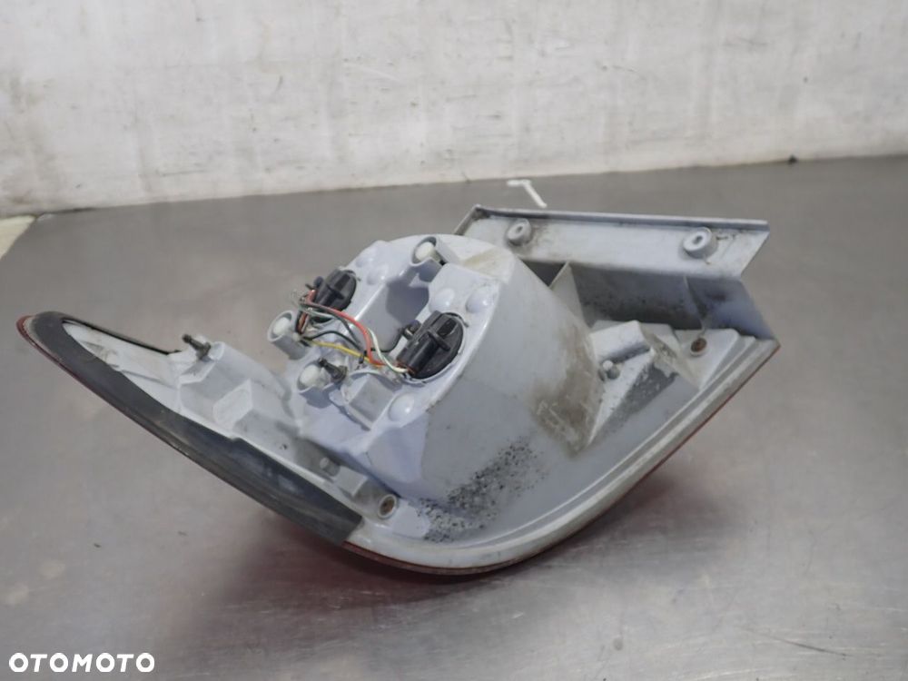 LAMPA PRAWA TYLNA CHEVROLET EPICA II 2.0 - 5
