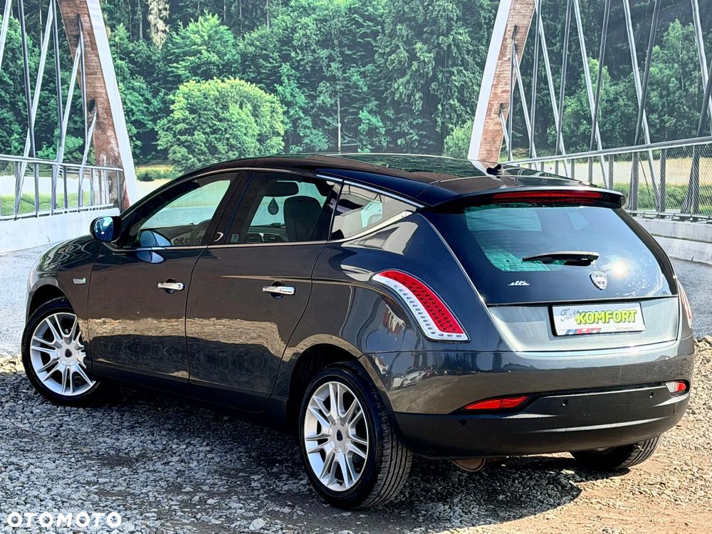 Lancia Delta 1.4 T-Jet 16v Oro - 9