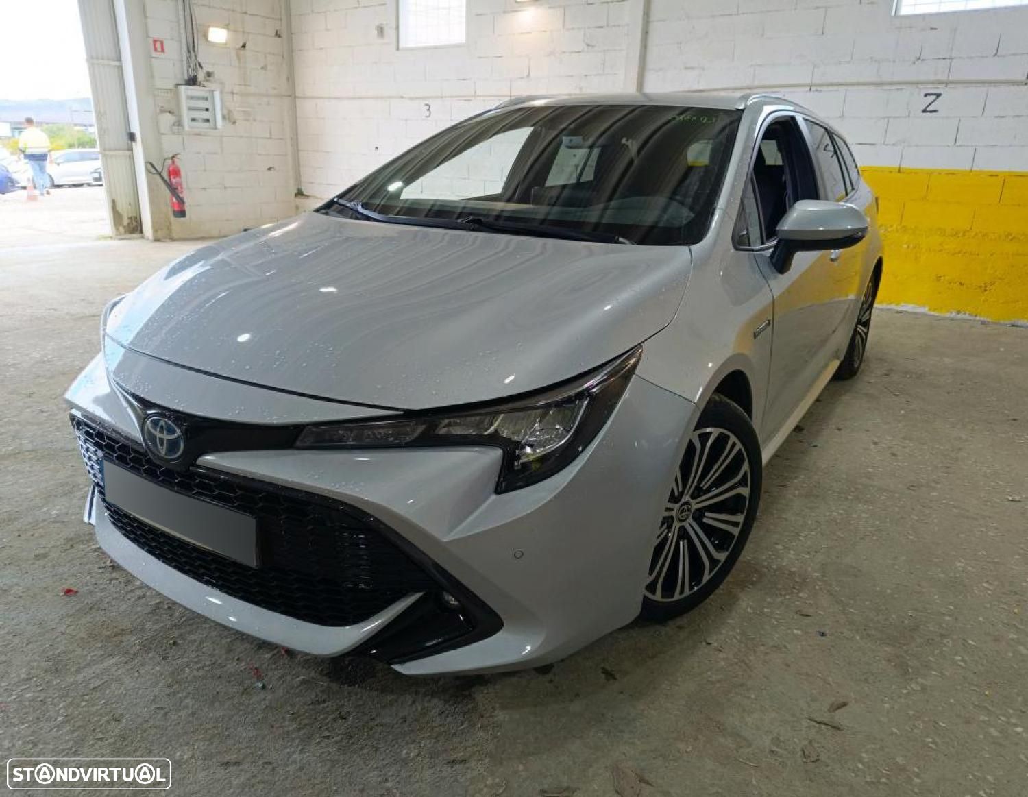Toyota Corolla Touring Sports 1.8 Hybrid Comfort+P.Sport - 1