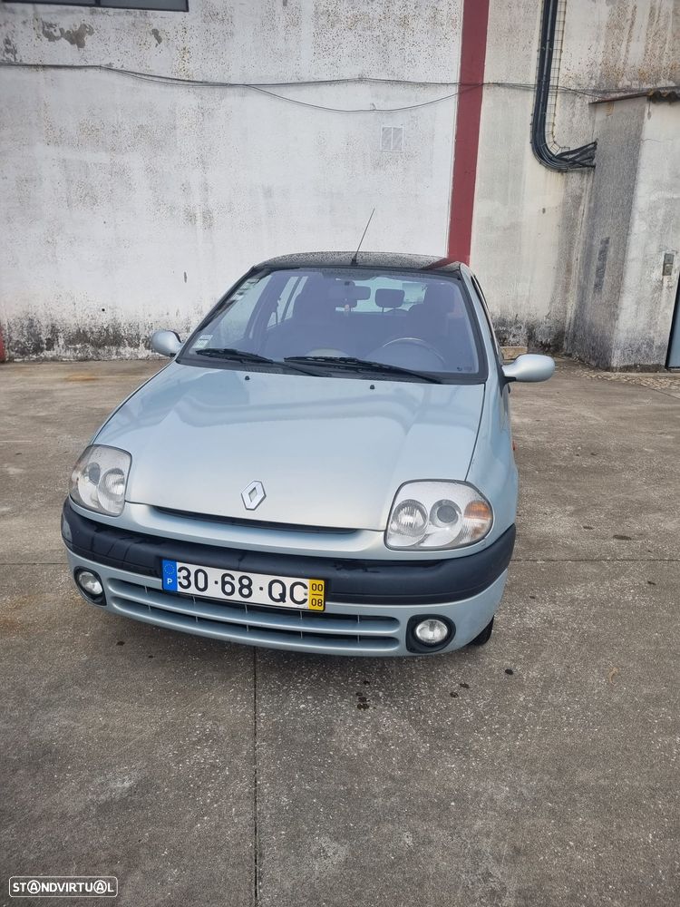 Renault Clio 1.2 RXE - 1