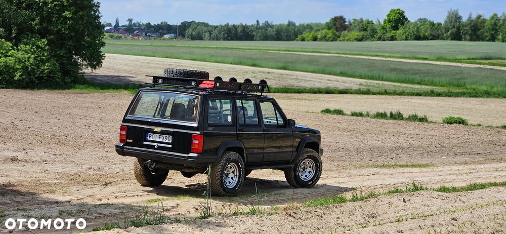Jeep Cherokee - 3