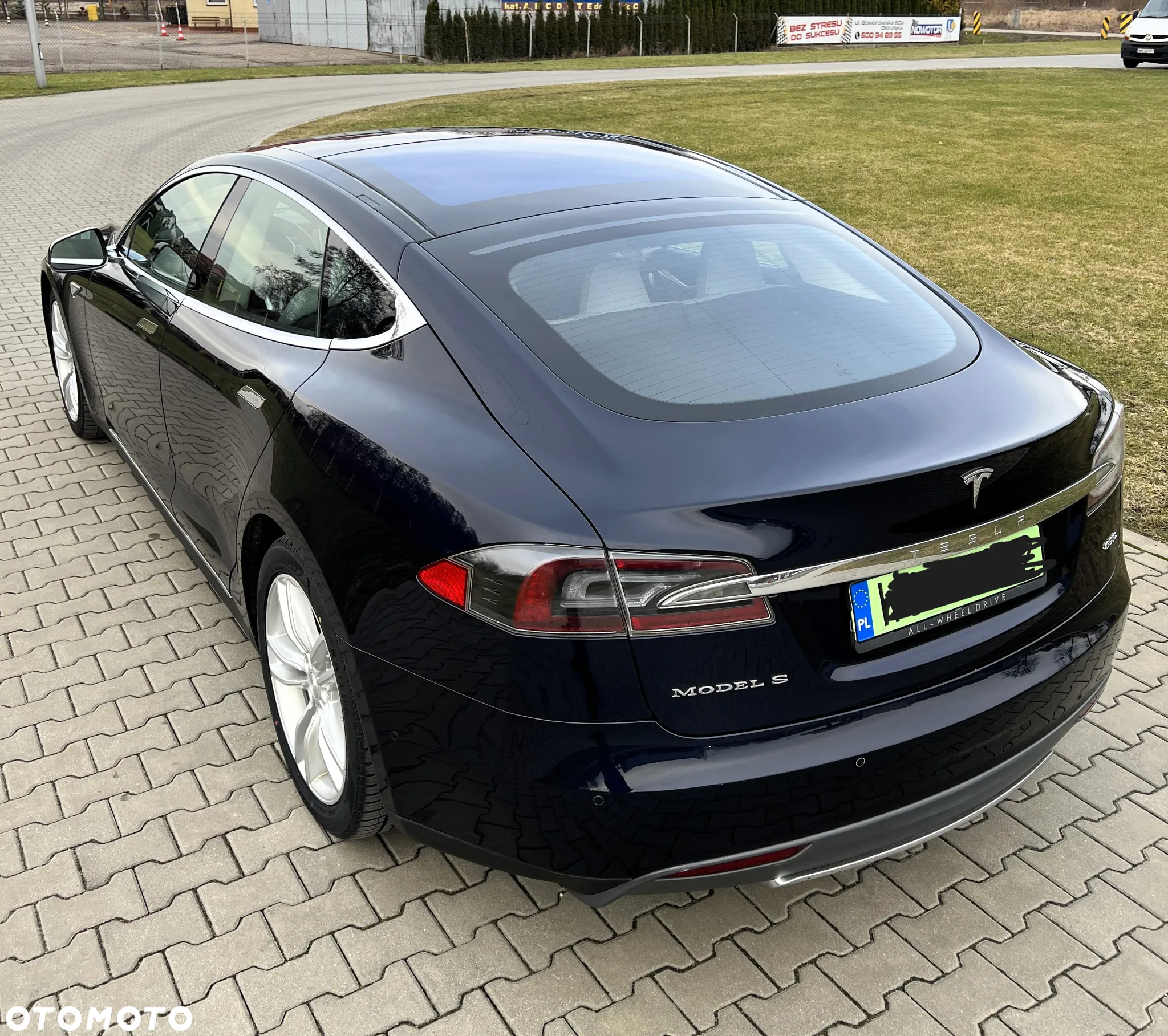 Tesla Model S 85D Allradantrieb - 14