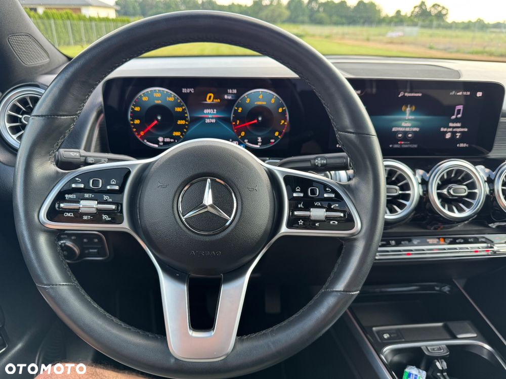 Mercedes-Benz GLB 250 4Matic 8G-DCT Progressive - 12