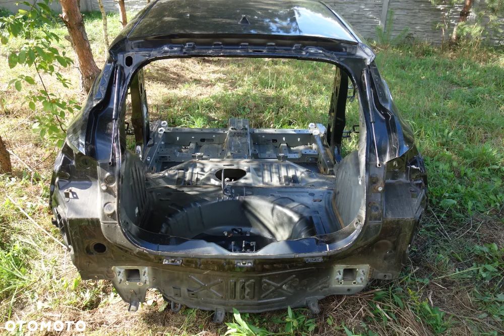 DUPA Z DACHEM BŁOTNIK PRAWY TYŁ PAS Z WANNĄ DACH NISSAN MICRA K14 - 5