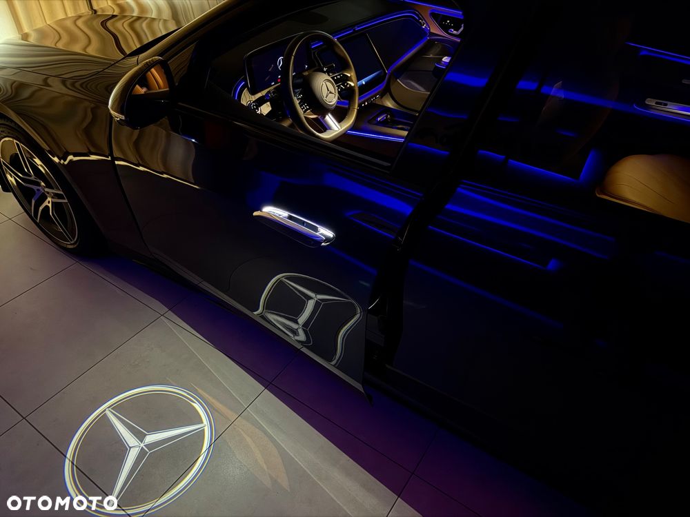 Mercedes-Benz Klasa E 220 d mHEV 4-Matic AMG 9G-Tronic - 34