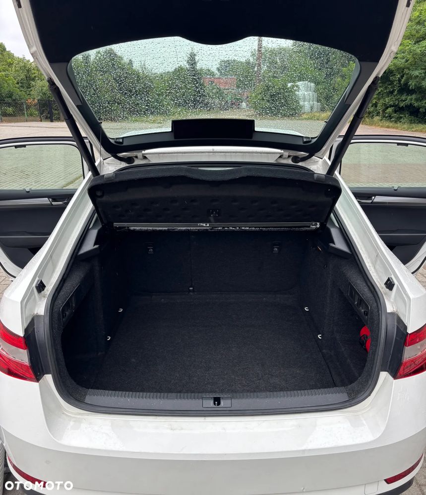 Skoda Superb 1.4 TSI Ambition - 17