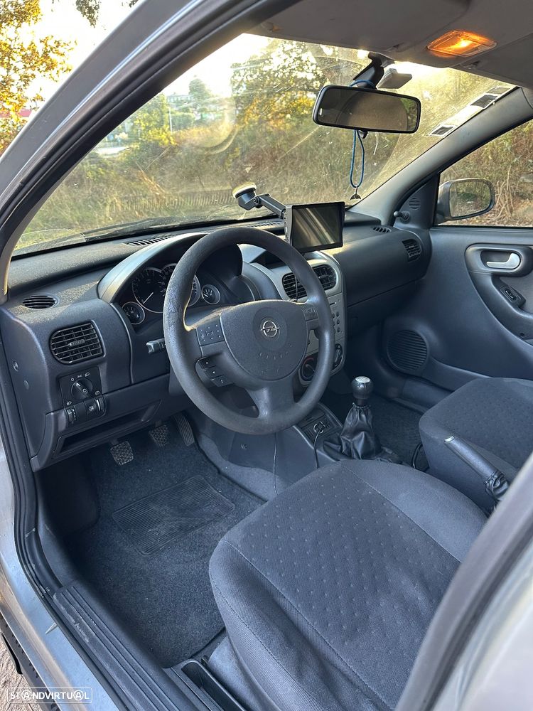 Opel Corsa 1.2 16V Essentia - 19