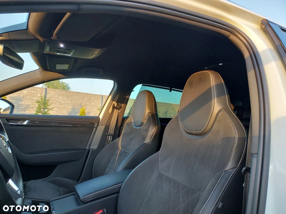 Skoda Superb 2.0 TDI Sportline DSG - 26