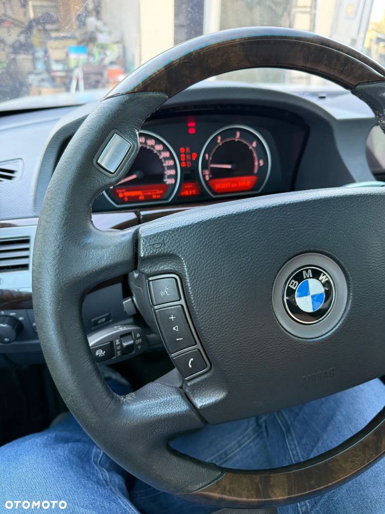 BMW Seria 7 - 12
