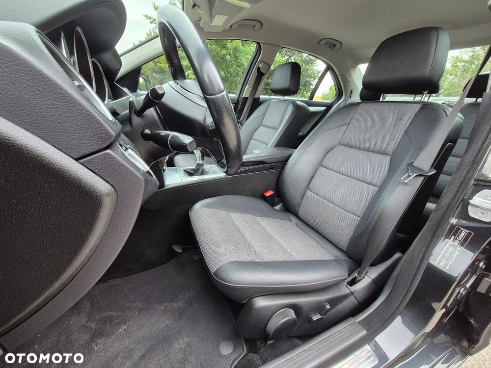 Mercedes-Benz Klasa C 180 BlueEFFICIENCY Avantgarde - 25
