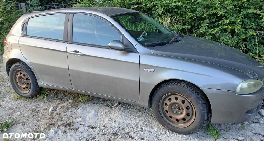 Alfa Romeo 147 - 2