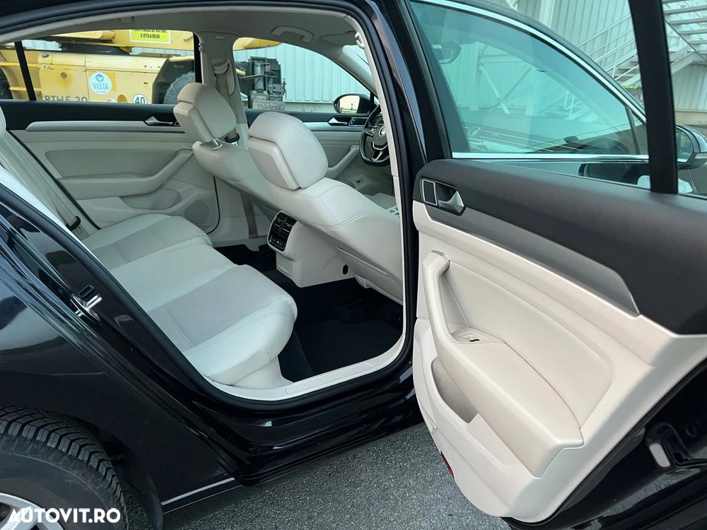Volkswagen Passat - 30