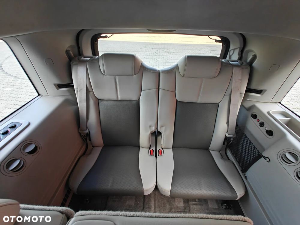 Jeep Commander 5.7 V8 Limited - 35