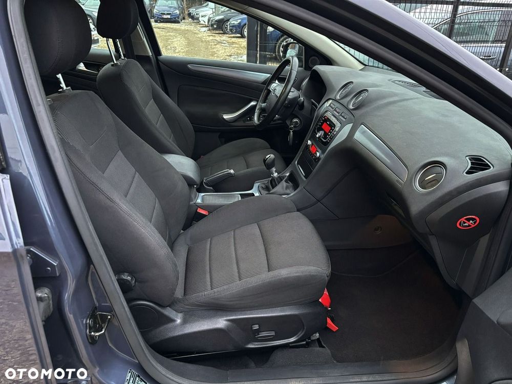 Ford Mondeo - 31