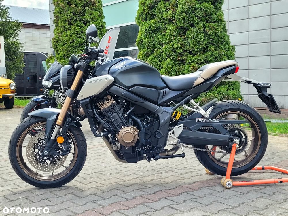Honda CB - 10