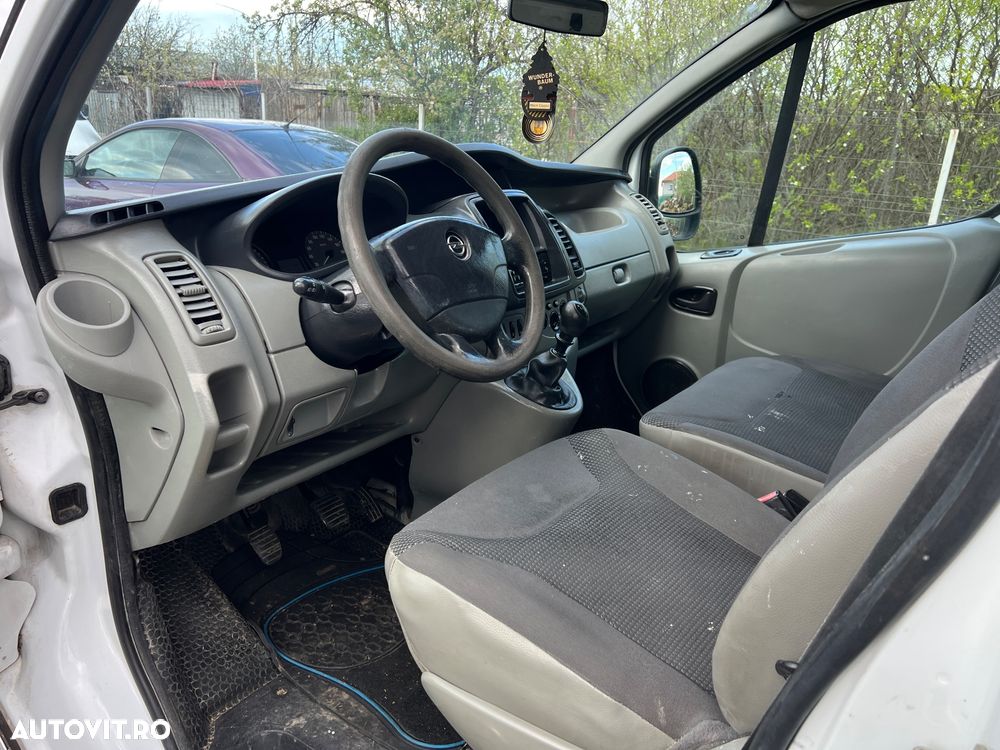 Opel Vivaro - 8