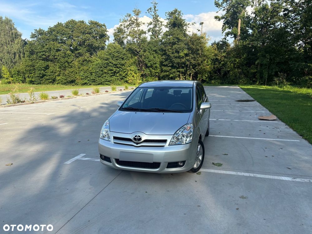Toyota Corolla Verso - 3