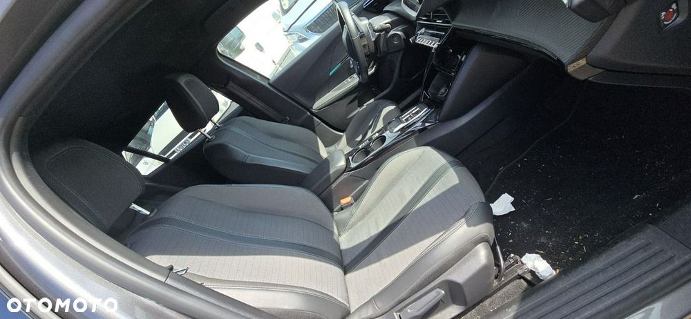 Peugeot 2008 - 14
