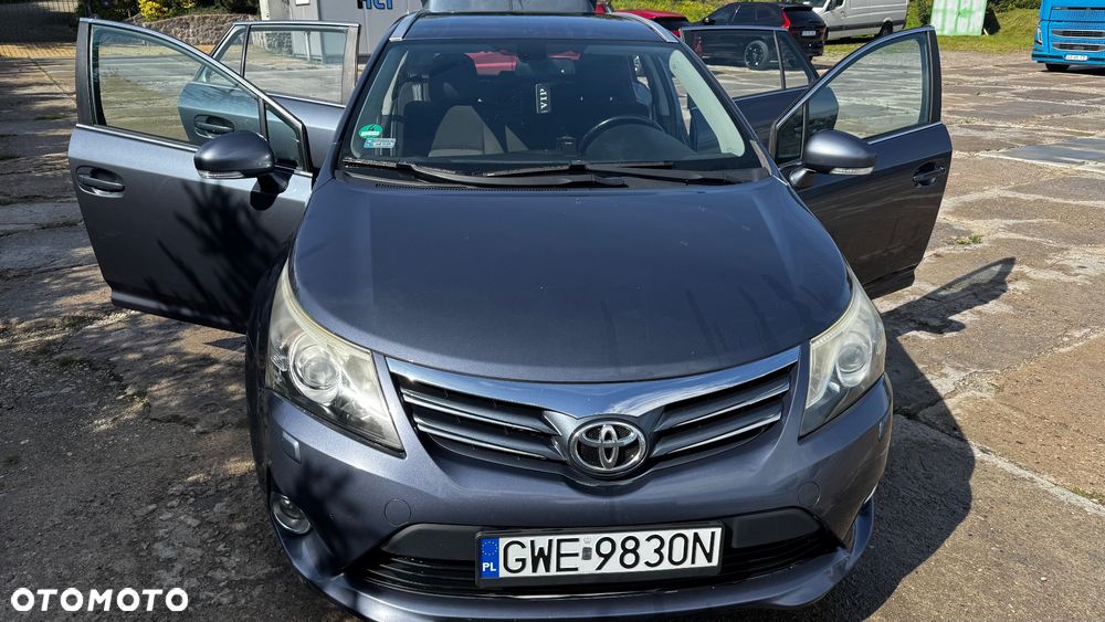 Toyota Avensis - 1