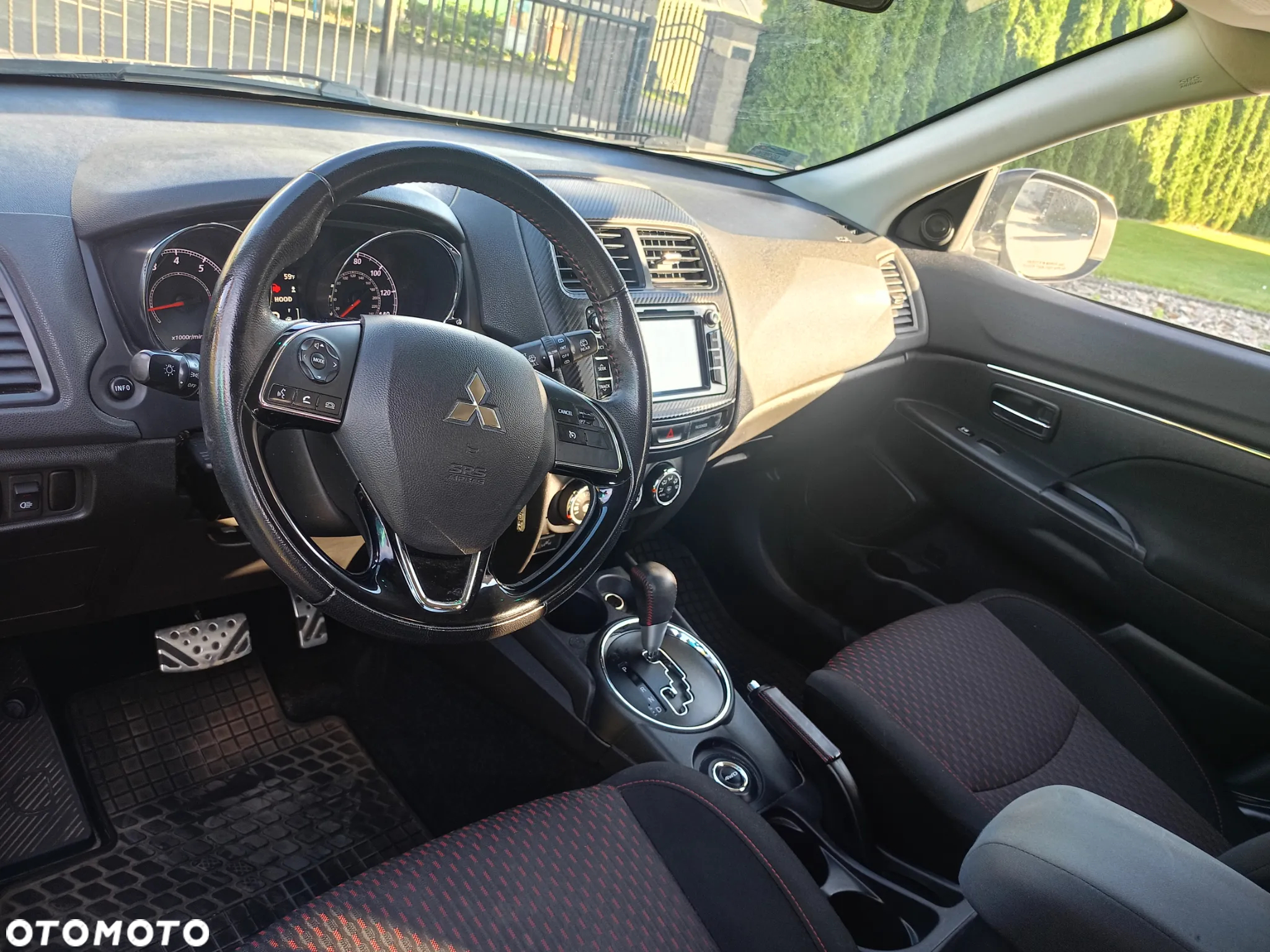 Mitsubishi Outlander - 13