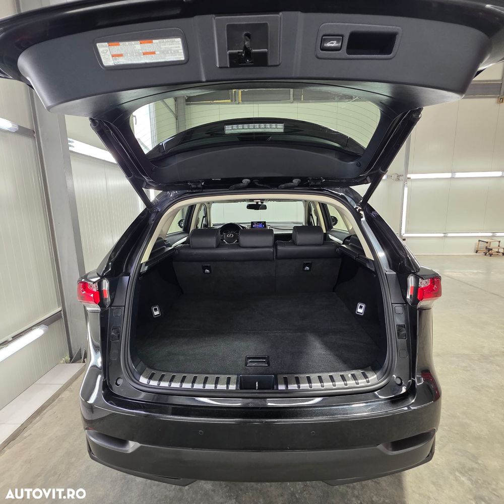 Lexus Seria NX 300h AWD Luxury - 36