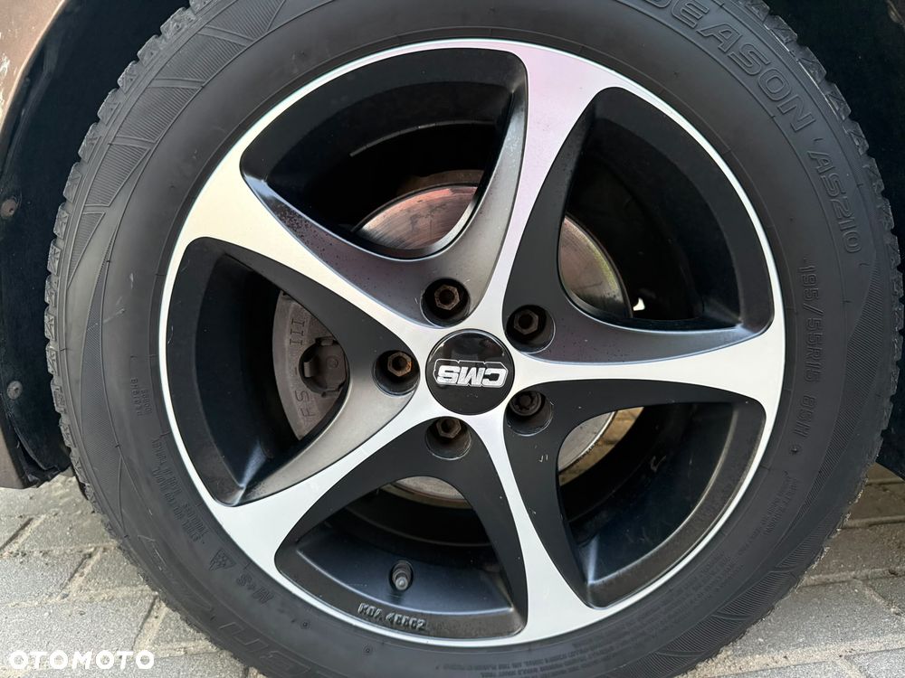 Volkswagen Polo 1.2 TSI Style - 25
