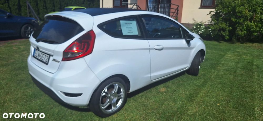 Ford Fiesta 1.4 TDCi Ambiente - 9