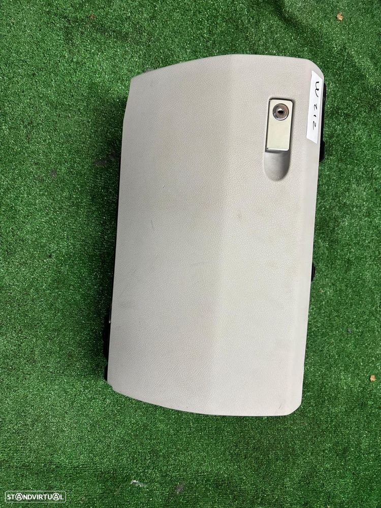 Porta Luvas Mercedes W212 Cinzento de 2011 - 1