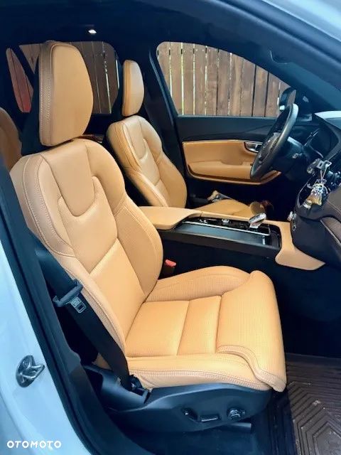 Volvo XC 90 - 4