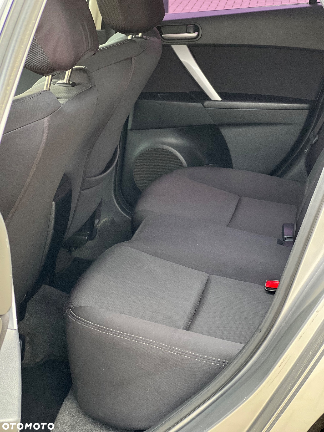 Mazda 3 1.6 Active + - 23