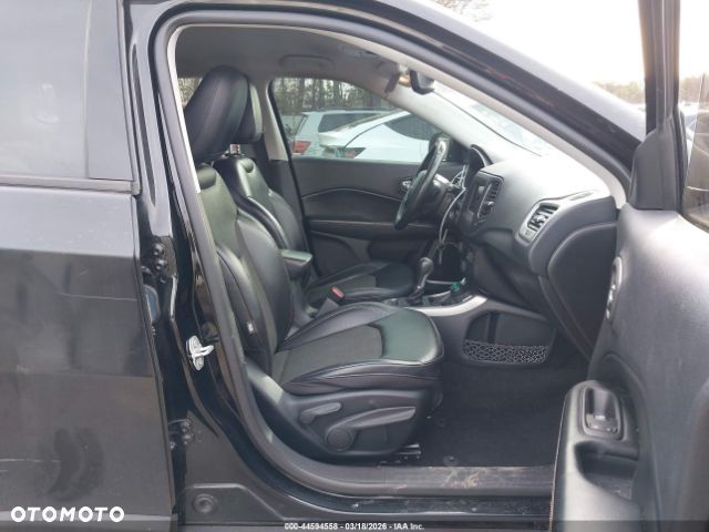 Jeep Compass - 12