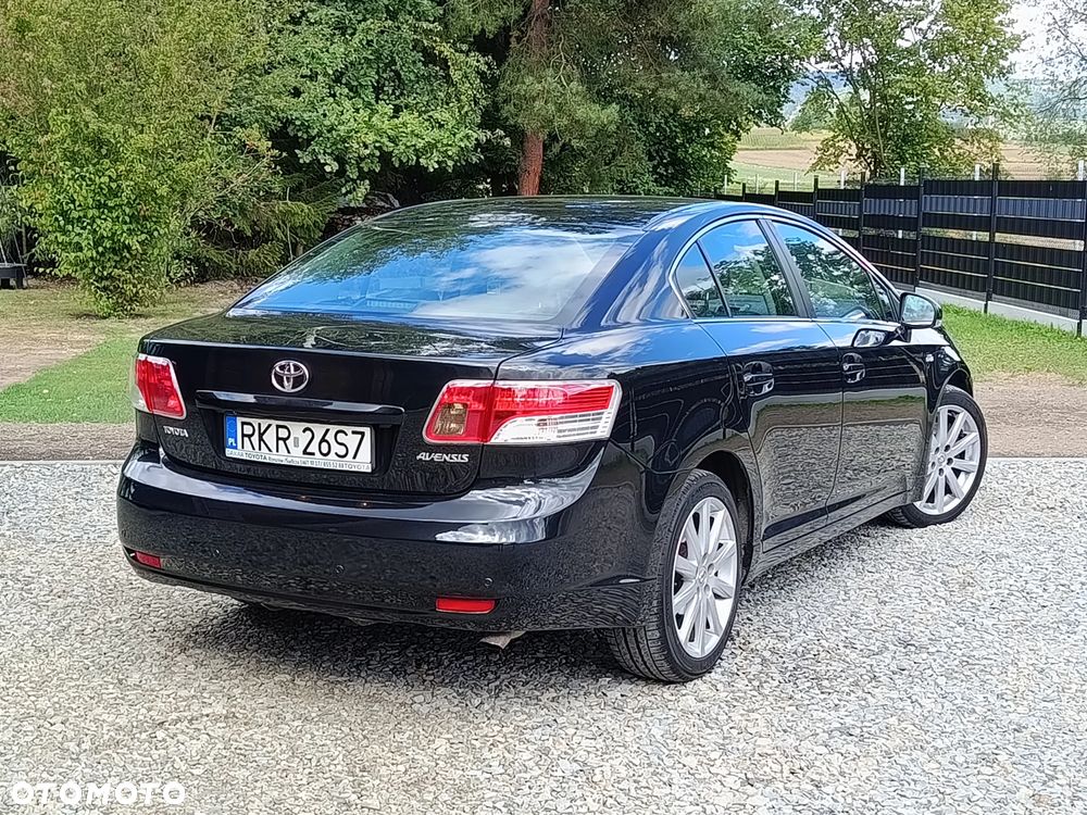 Toyota Avensis - 11