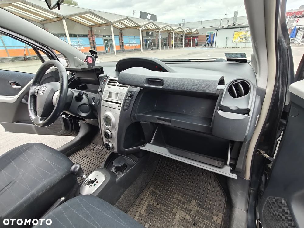 Toyota Yaris - 13