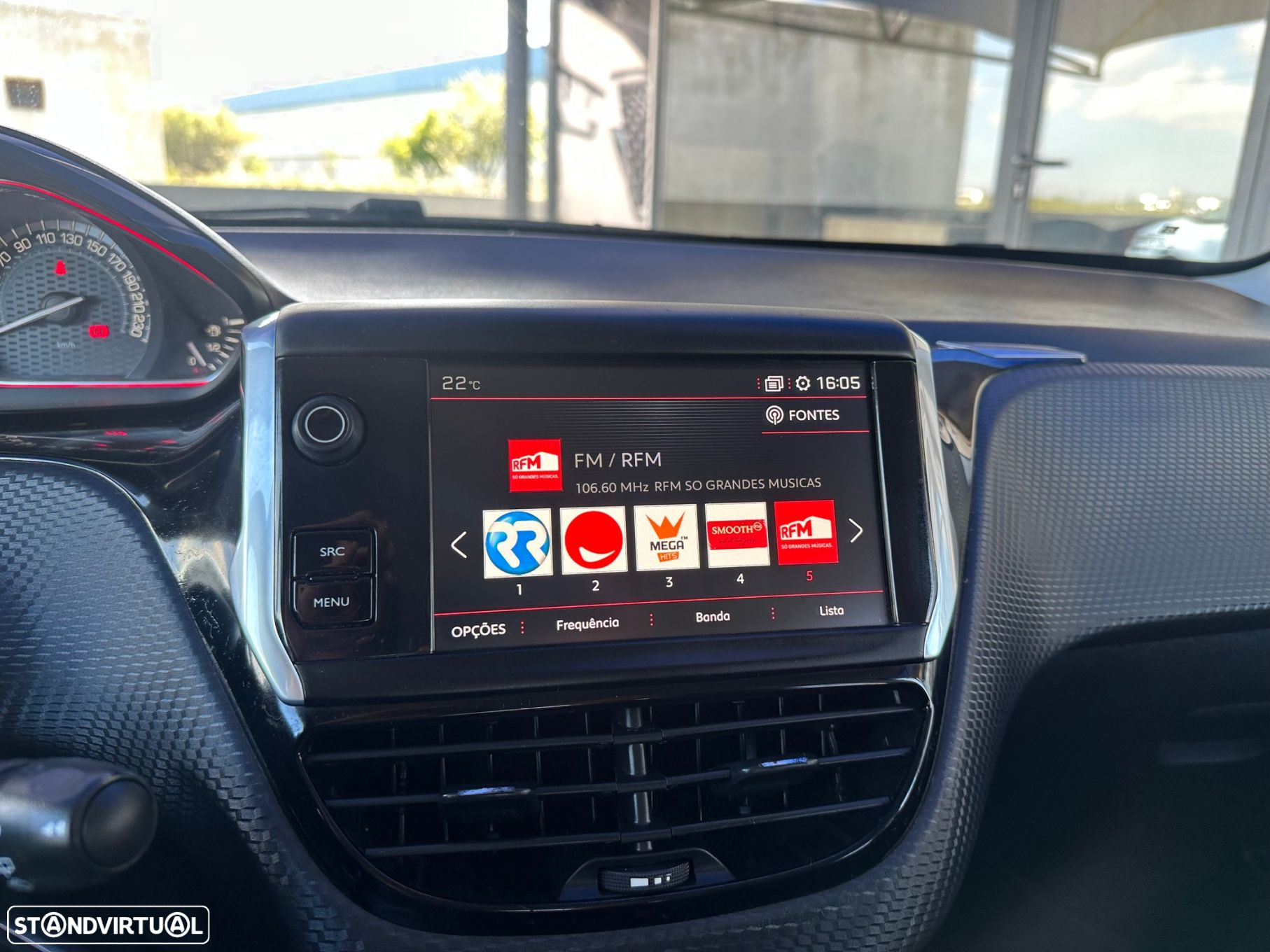 Peugeot 2008 1.2 PureTech GT Line - 26