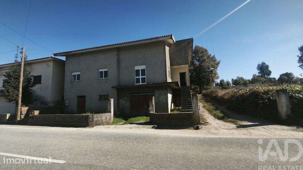 Casa / Villa em Lagos da Beira e Lajeosa de 268 m2 - Grande imagem: 2/40