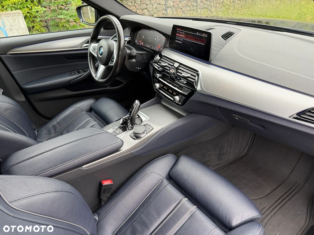 BMW Seria 5 520d xDrive M Sport sport - 24